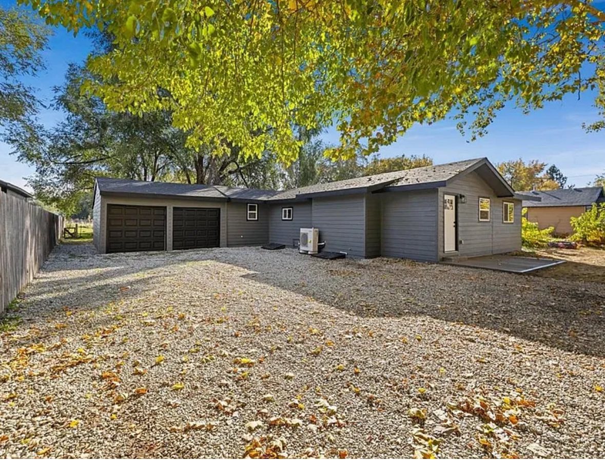 Roof after replacement - beautiful grey house